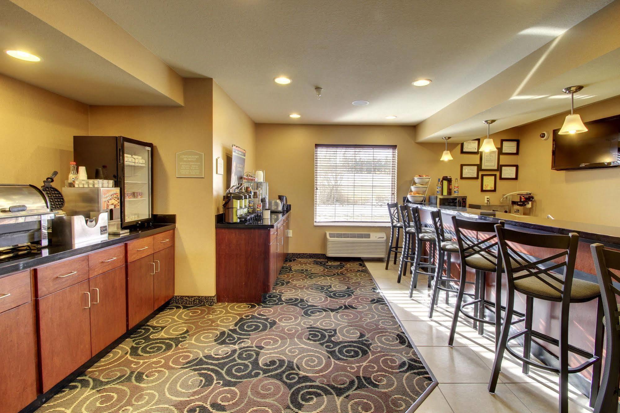 Cobblestone Inn & Suites - Hartington Exteriér fotografie