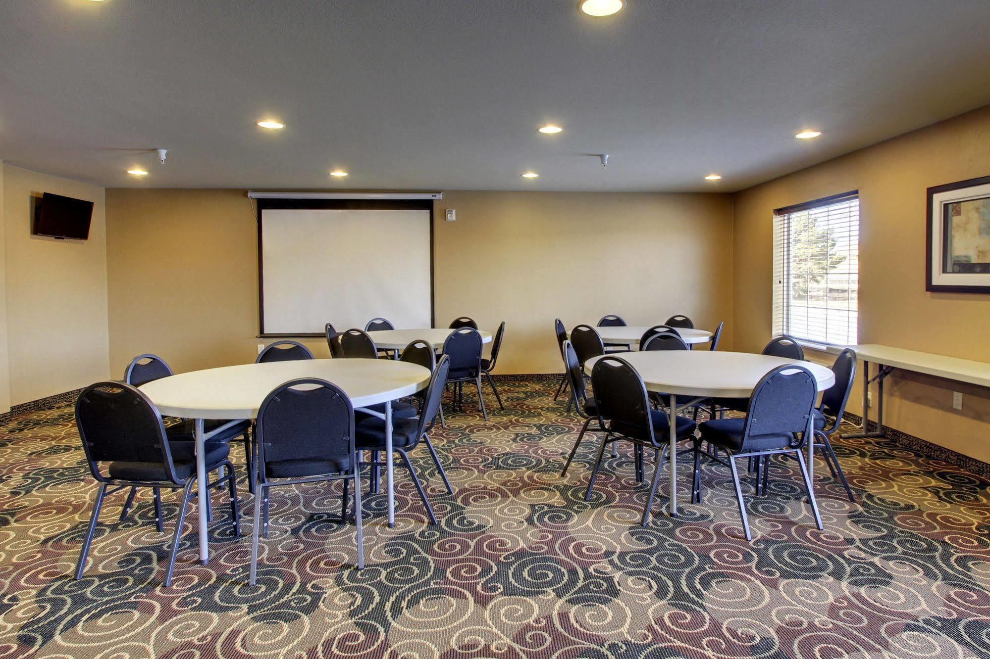 Cobblestone Inn & Suites - Hartington Exteriér fotografie