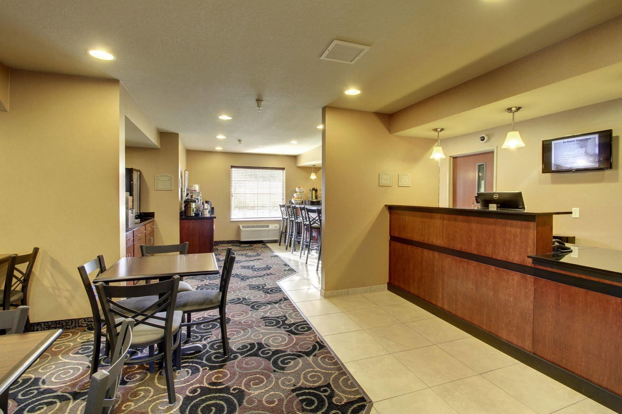 Cobblestone Inn & Suites - Hartington Exteriér fotografie