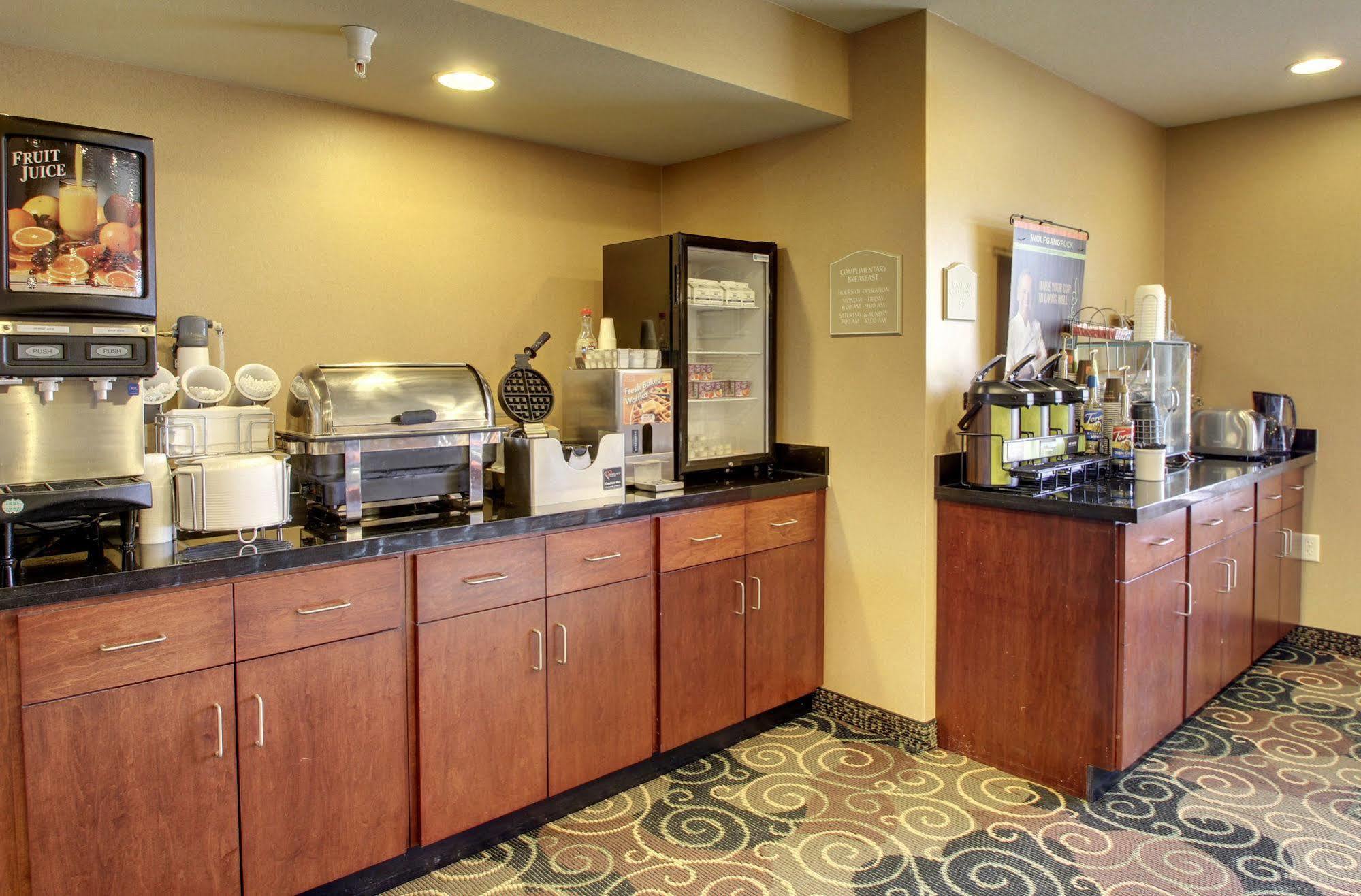 Cobblestone Inn & Suites - Hartington Exteriér fotografie